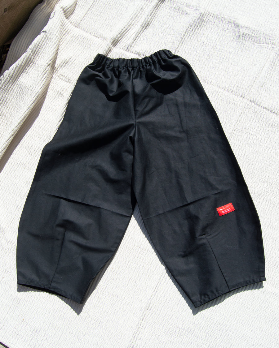 Black Canvas Barrel Pant, M